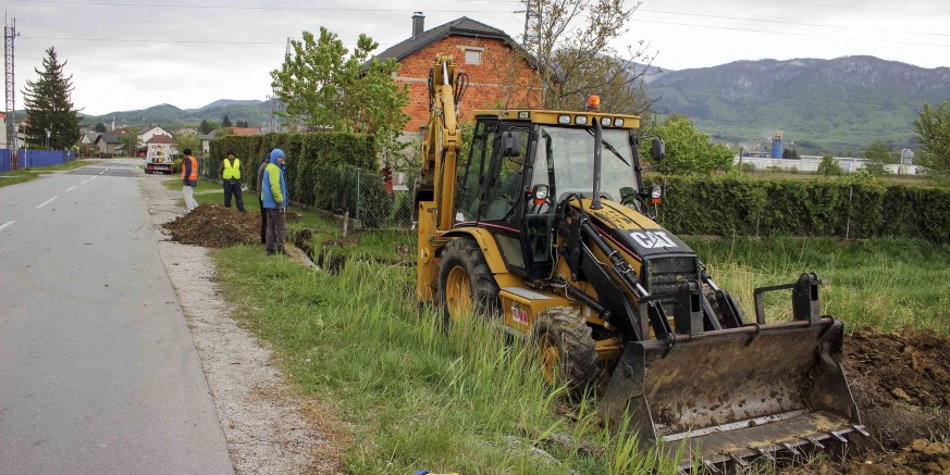 Uz županijsku cestu Ivanec – Jerovec počeli pripremni radovi za gradnju javne rasvjete