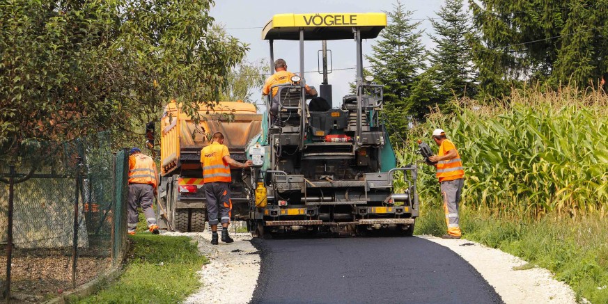 Počelo asfaltiranje nerazvrstanih cesta na području grada Ivanca iz programa za 2019. vrijednog 3,3 mil. kn
