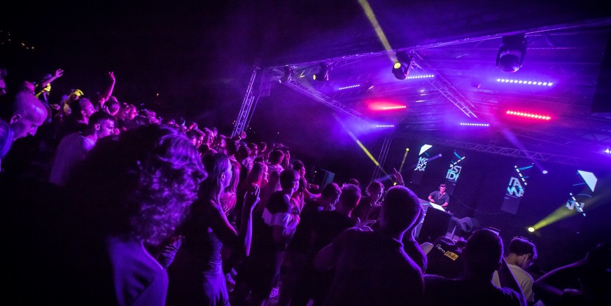 KLUB MLADIH IVANEC  Donosimo atmosferu s nedavnog Xmusic festivala elektroničke glazbe
