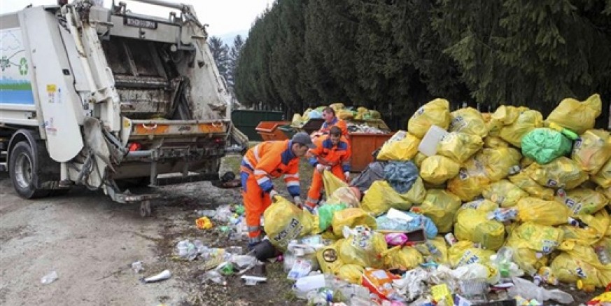 Zbog povećanih količina otpada za reciklažu, Grad Ivanec od Fonda zatražio potpore za nabavu još 70-ak kontejnera za odlaganje papira, plastike i stakla