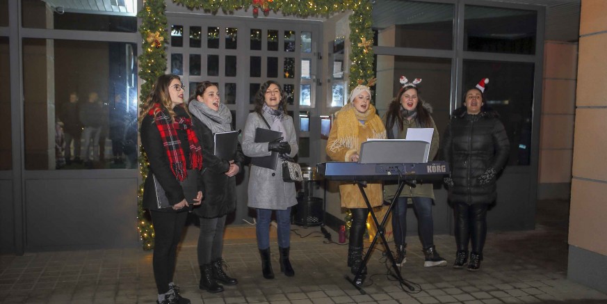 Božićnim nastupom ispred Gradske vijećnice Kaliope oduševile građane