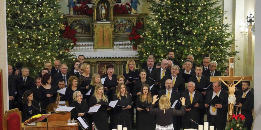 Ivanečki zborovi i solisti te njihovi gosti oduševili koncertom u crkvi sv. Marije Magdalene