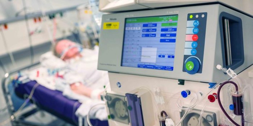 HUMANA GESTA Grad Ivanec uplaćuje Općoj bolnici Varaždin novčanu donaciju za nabavu respiratora