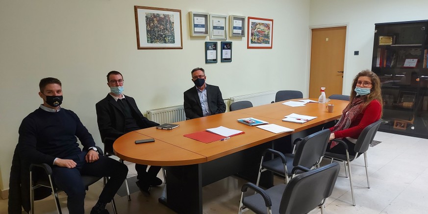 KAKO POMOĆI MLADIMA U KORONA KRIZI Gradonačelnik M. Batinić na sastanku s predstavnicima županijskog Savjeta mladih